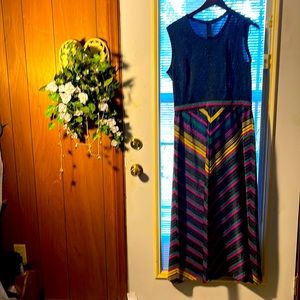 Beautiful long two piece dress outfit. Sleeveless.